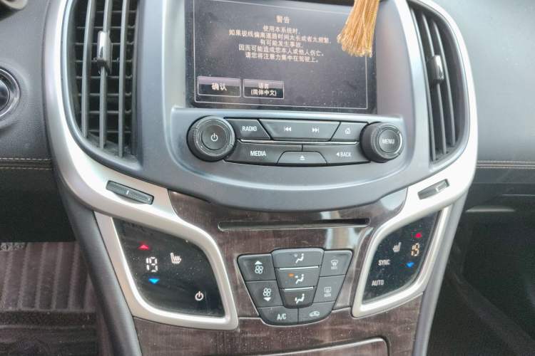 Used Buick LaCrosse 2014 2.0T SIDI Elite Tech Version Audio And AC Panel