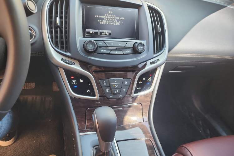 Used Buick LaCrosse 2014 2.0T SIDI Elite Tech Version Audio And AC Panel