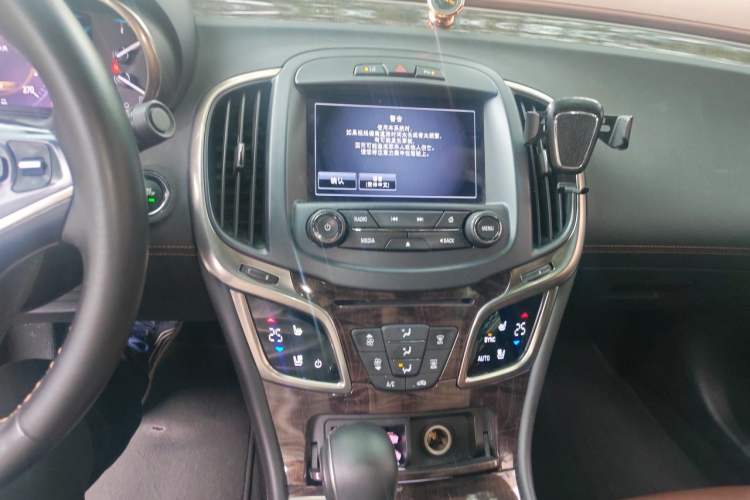 Used Buick LaCrosse 2014 2.0T SIDI Smart Luxury Flagship Edition Audio And AC Panel