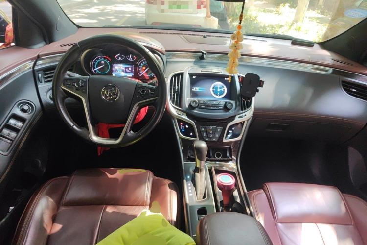 Used Buick LaCrosse 2014 2.0T SIDI Elite Tech Version Center Console