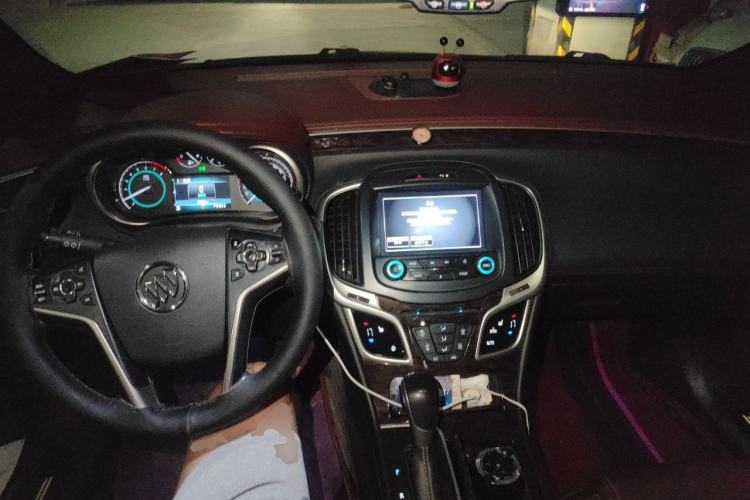 Used Buick LaCrosse 2014 2.0T SIDI Elite Tech Version Center Console