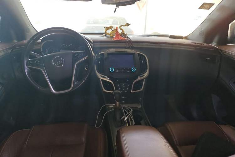 Used Buick LaCrosse 2014 2.0T SIDI Elite Tech Version Center Console