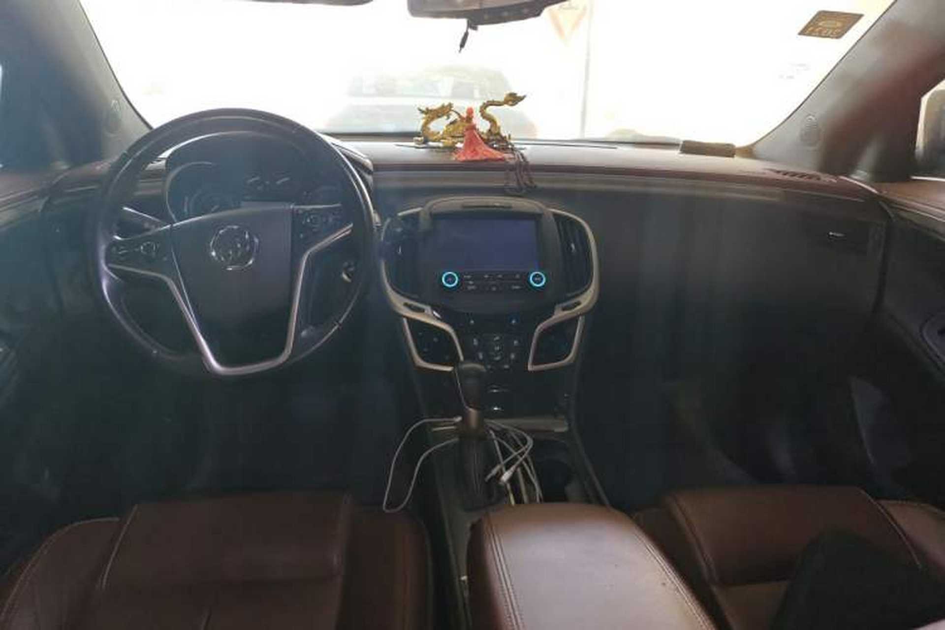 Used Buick LaCrosse 2014 2.0T SIDI Elite Tech Version Center Console