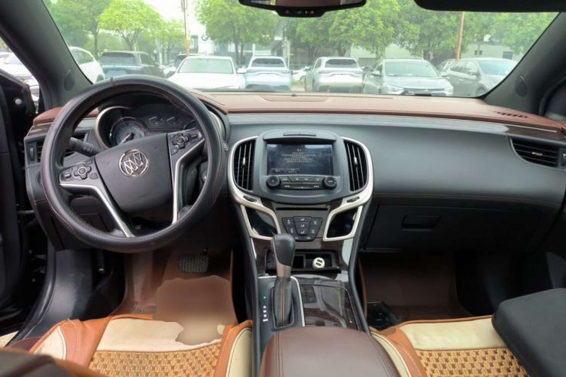 Used Buick LaCrosse 2014 2.0T SIDI Elite Tech Version Center Console