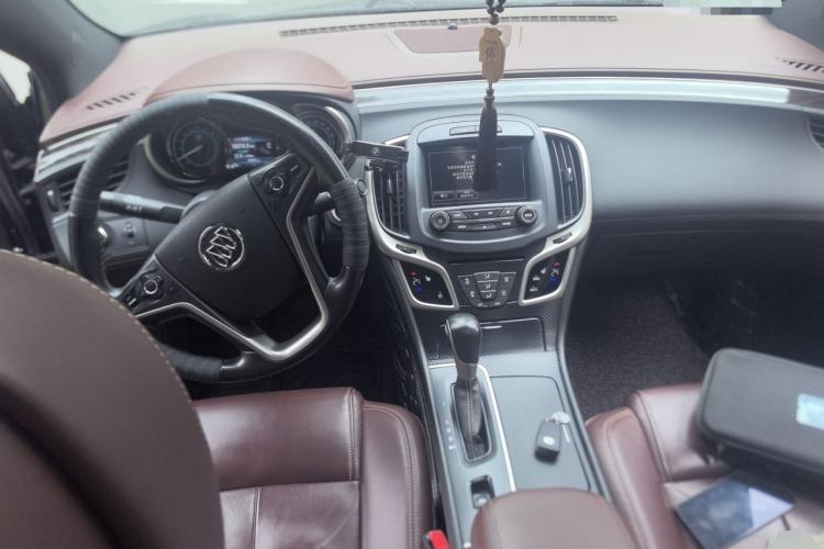 Used Buick LaCrosse 2014 2.0T SIDI Elite Tech Version Center Console