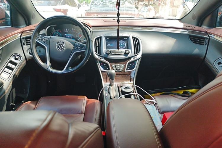 Used Buick LaCrosse 2014 2.0T SIDI Elite Tech Version Center Console