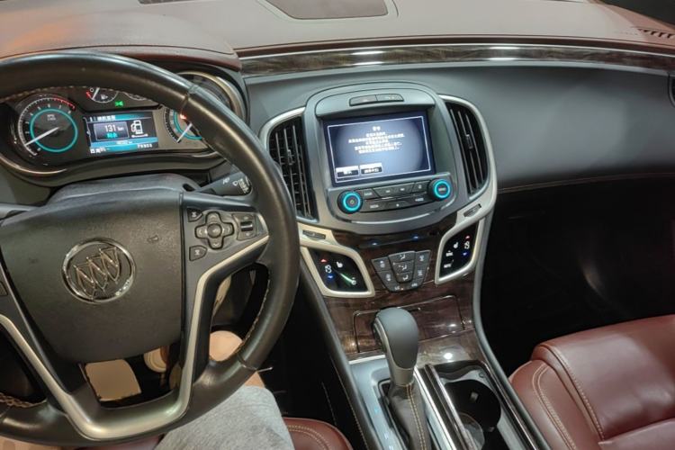 Used Buick LaCrosse 2014 2.0T SIDI Elite Tech Version Center Console