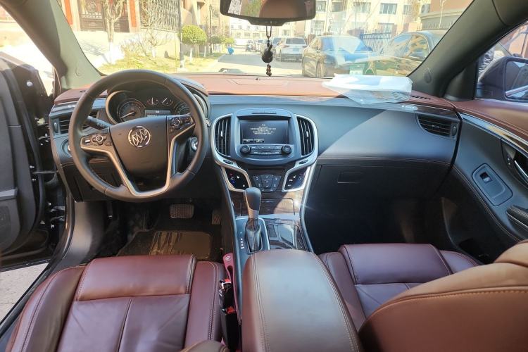 Used Buick LaCrosse 2014 2.0T SIDI Elite Tech Version Center Console