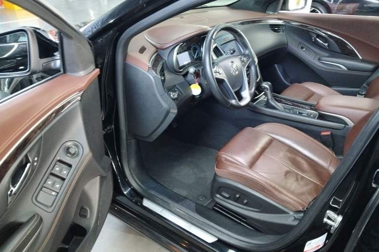 Used Buick LaCrosse 2014 2.0T SIDI Elite Tech Version Driver Seat