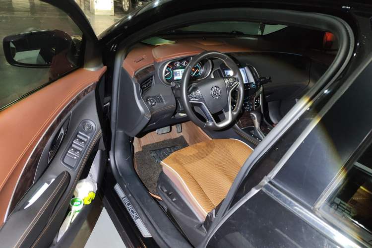 Used Buick LaCrosse 2014 2.0T SIDI Elite Tech Version Driver Seat