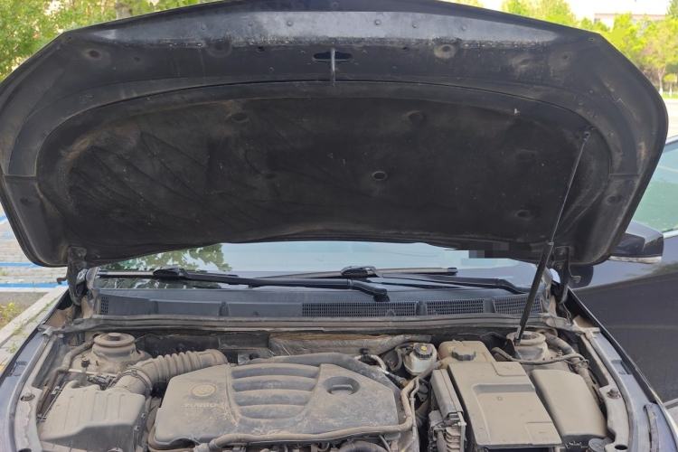 Used Buick LaCrosse 2014 2.0T SIDI Elite Tech Version Engine Bay