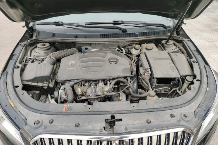 Used Buick LaCrosse 2014 2.0T SIDI Elite Tech Version Engine Bay