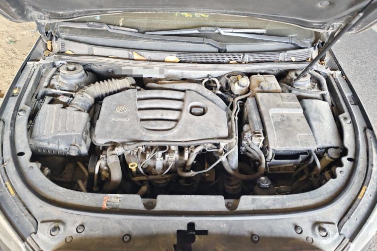 Used Buick LaCrosse 2014 2.0T SIDI Elite Tech Version Engine Bay