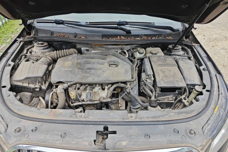 Used Buick LaCrosse 2014 2.0T SIDI Elite Tech Version Engine Bay
