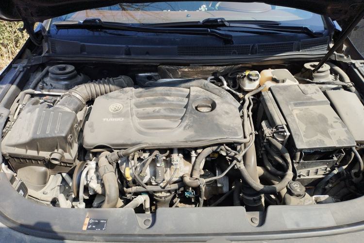 Used Buick LaCrosse 2014 2.0T SIDI Elite Tech Version Engine Bay