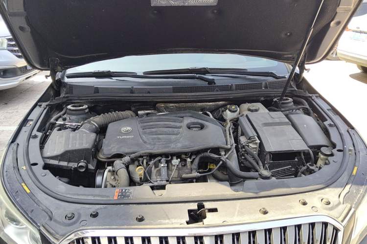 Used Buick LaCrosse 2014 2.0T SIDI Elite Tech Version Engine Bay