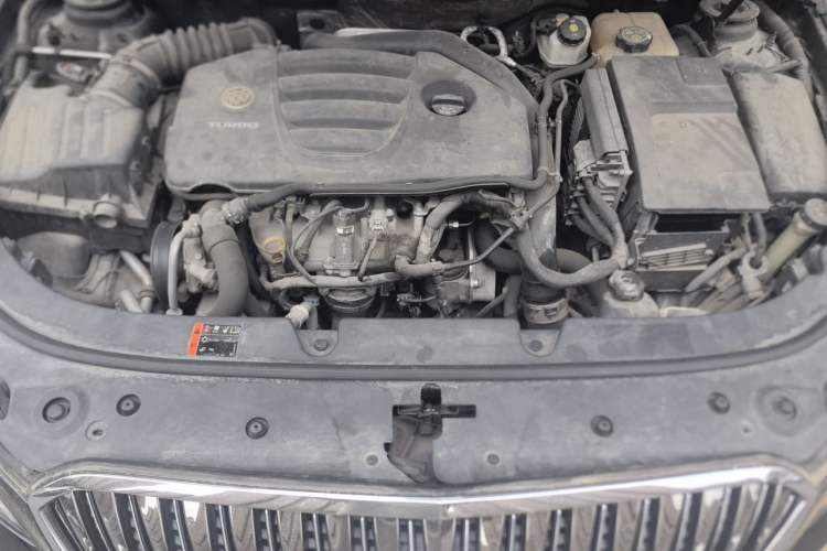 Used Buick LaCrosse 2014 2.0T SIDI Elite Tech Version Engine Bay