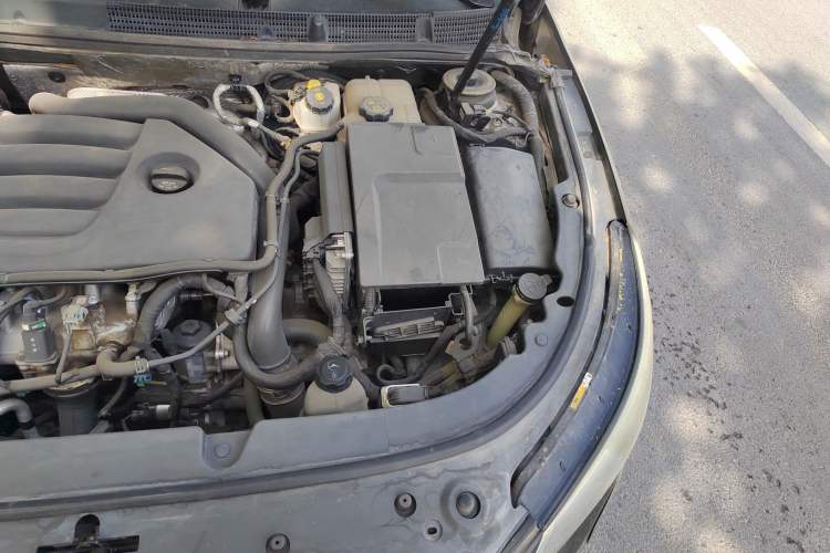 Used Buick LaCrosse 2014 2.0T SIDI Smart Luxury Flagship Edition Engine Bay Left