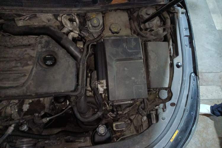 Used Buick LaCrosse 2014 2.0T SIDI Smart Luxury Flagship Edition Engine Bay Left