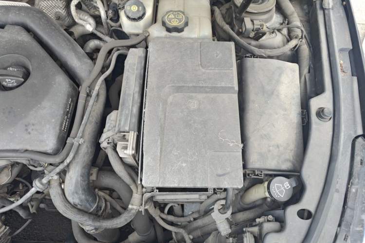 Used Buick LaCrosse 2014 2.0T SIDI Smart Luxury Flagship Edition Engine Bay Left