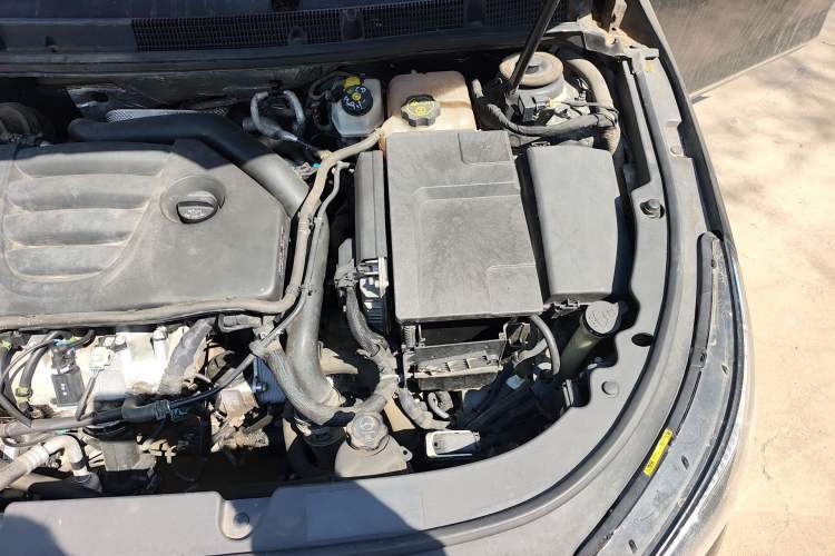 Used Buick LaCrosse 2014 2.0T SIDI Smart Luxury Flagship Edition Engine Bay Left