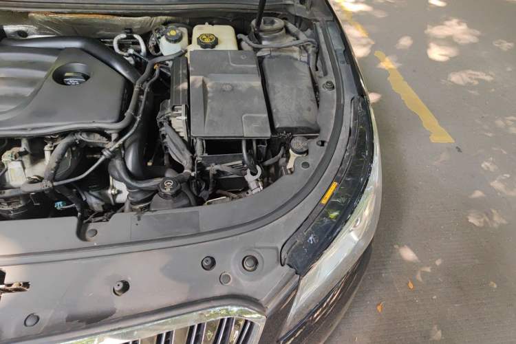 Used Buick LaCrosse 2014 2.0T SIDI Elite Tech Version Engine Bay Left