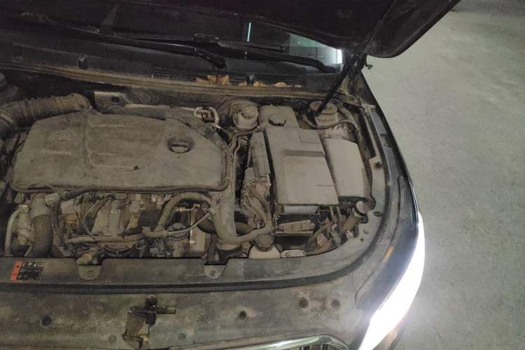 Used Buick LaCrosse 2014 2.0T SIDI Elite Tech Version Engine Bay Left
