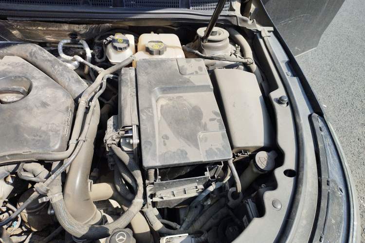 Used Buick LaCrosse 2014 2.0T SIDI Elite Tech Version Engine Bay Left