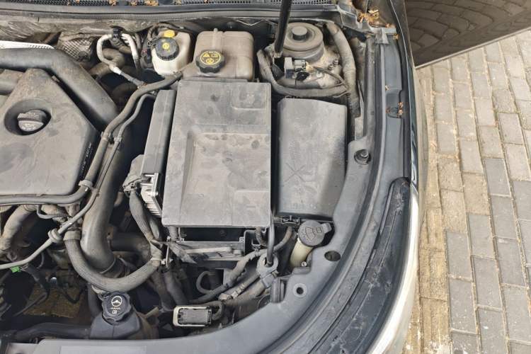 Used Buick LaCrosse 2014 2.0T SIDI Smart Luxury Flagship Edition Engine Bay Left