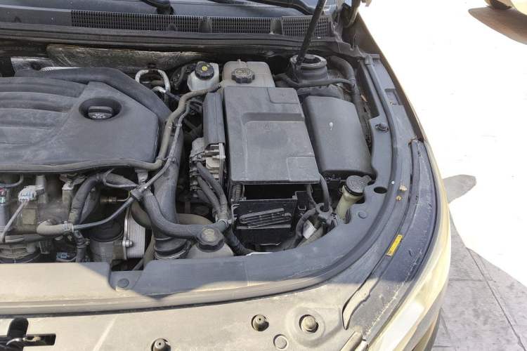 Used Buick LaCrosse 2014 2.0T SIDI Elite Tech Version Engine Bay Left