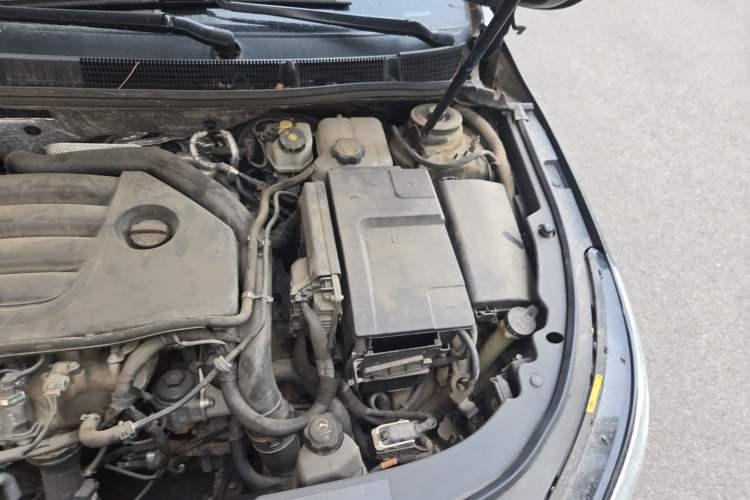 Used Buick LaCrosse 2014 2.0T SIDI Elite Tech Version Engine Bay Left