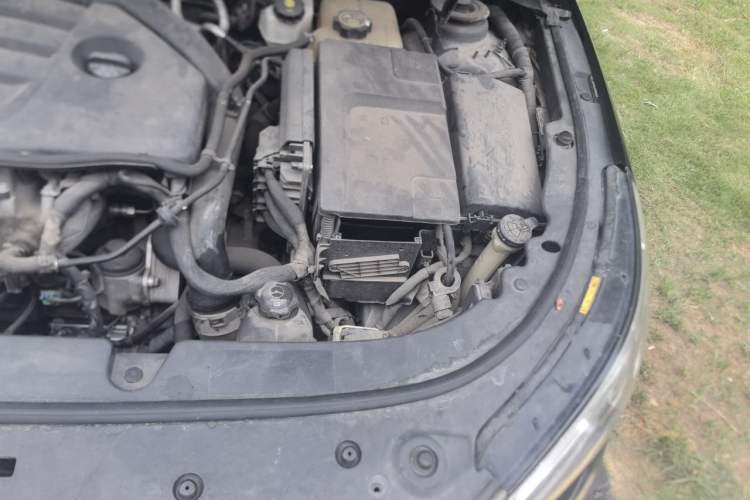 Used Buick LaCrosse 2014 2.0T SIDI Elite Tech Version Engine Bay Left