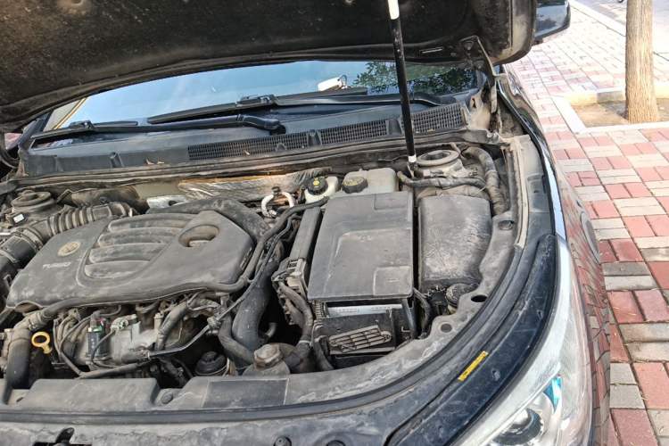 Used Buick LaCrosse 2014 2.0T SIDI Smart Luxury Flagship Edition Engine Bay Left