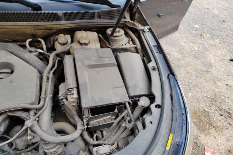 Used Buick LaCrosse 2014 2.0T SIDI Elite Tech Version Engine Bay Left