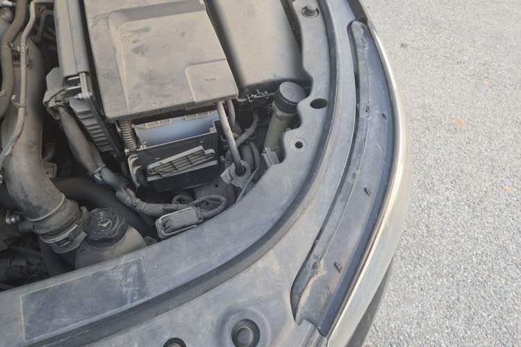 Used Buick LaCrosse 2014 2.0T SIDI Elite Tech Version Engine Bay Left