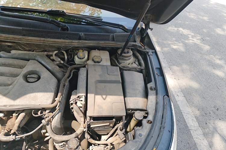 Used Buick LaCrosse 2014 2.0T SIDI Elite Tech Version Engine Bay Left