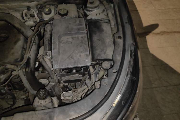 Used Buick LaCrosse 2014 2.0T SIDI Elite Tech Version Engine Bay Left