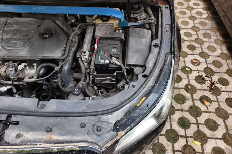 Used Buick LaCrosse 2014 2.0T SIDI Smart Luxury Flagship Edition Engine Bay Left