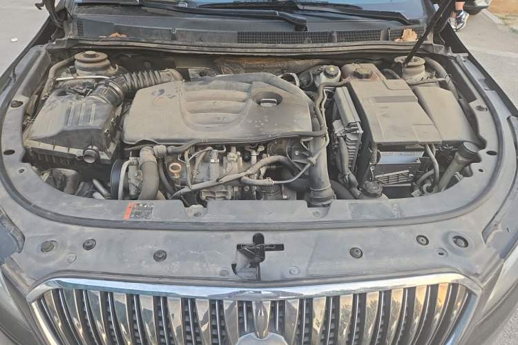 Used Buick LaCrosse 2014 2.0T SIDI Elite Tech Version Engine Bay