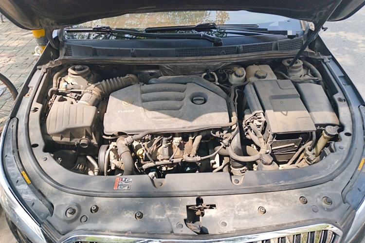 Used Buick LaCrosse 2014 2.0T SIDI Elite Tech Version Engine Bay
