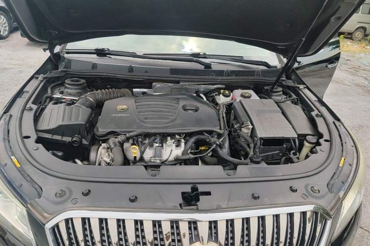 Used Buick LaCrosse 2014 2.0T SIDI Elite Tech Version Engine Bay