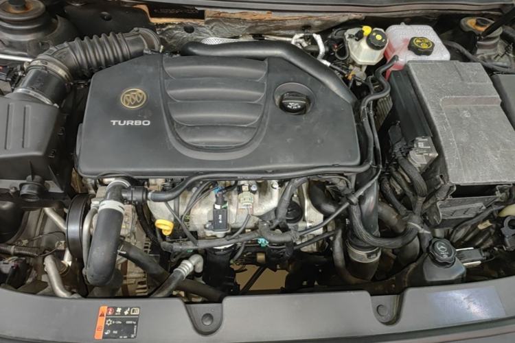 Used Buick LaCrosse 2014 2.0T SIDI Elite Tech Version Engine Bay