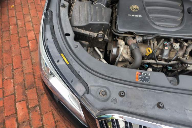 Used Buick LaCrosse 2014 2.0T SIDI Elite Tech Version Engine Bay Right