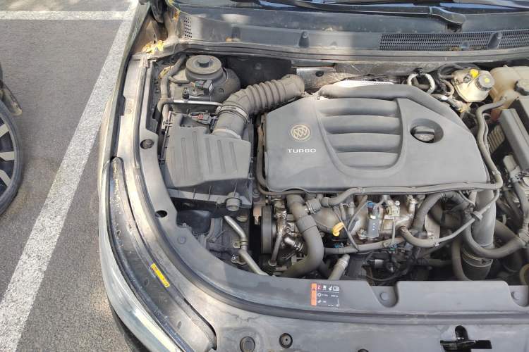 Used Buick LaCrosse 2014 2.0T SIDI Smart Luxury Flagship Edition Engine Bay Right
