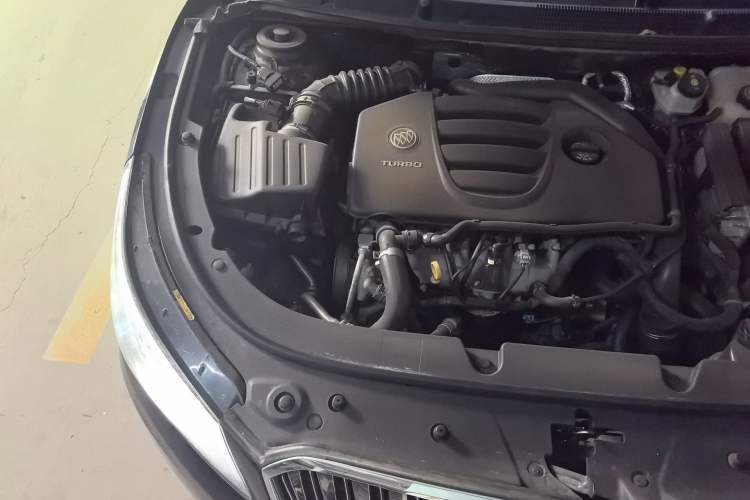 Used Buick LaCrosse 2014 2.0T SIDI Smart Luxury Flagship Edition Engine Bay Right