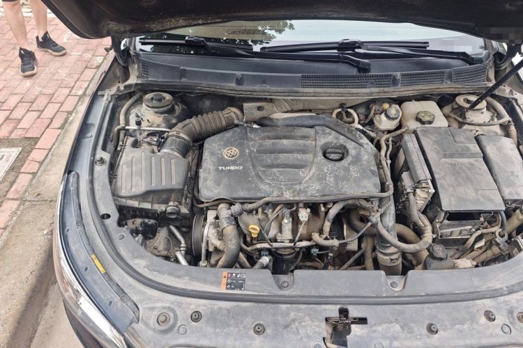 Used Buick LaCrosse 2014 2.0T SIDI Elite Tech Version Engine Bay Right