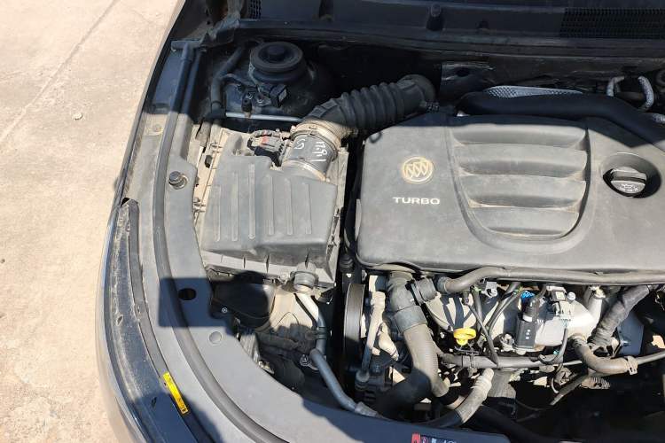 Used Buick LaCrosse 2014 2.0T SIDI Smart Luxury Flagship Edition Engine Bay Right
