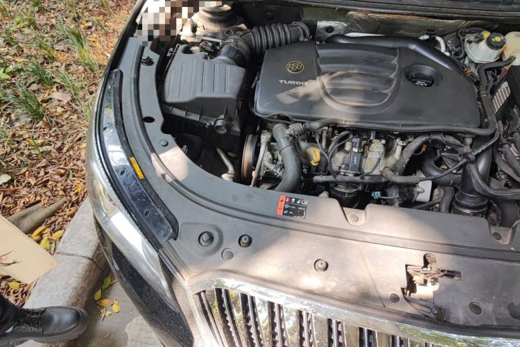 Used Buick LaCrosse 2014 2.0T SIDI Elite Tech Version Engine Bay Right