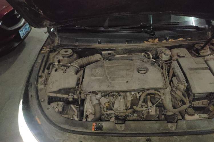 Used Buick LaCrosse 2014 2.0T SIDI Elite Tech Version Engine Bay Right