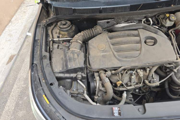 Used Buick LaCrosse 2014 2.0T SIDI Elite Tech Version Engine Bay Right